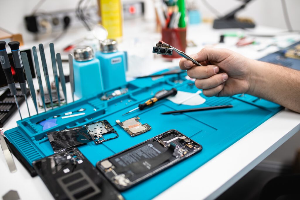 Smartphone-Reparatur, Einrichtung & mehr – Jetzt auch für Privatkunden, Firmen und Versicherungen!